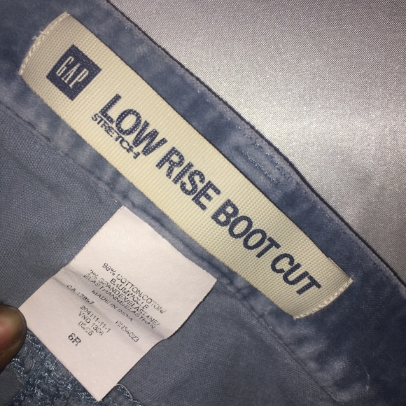 Gap Low rise Boot Cut Jean's sze 6R - Picture 2 of 4